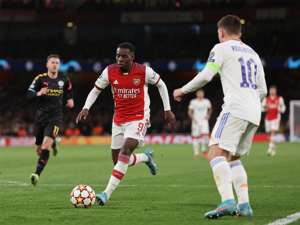 欧洲八大联赛积分榜：利物浦与巴黎均以13分遥遥领先